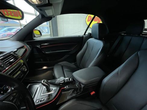 Used 2020 BMW 230i xDrive Convertible w/ Premium Package image 11