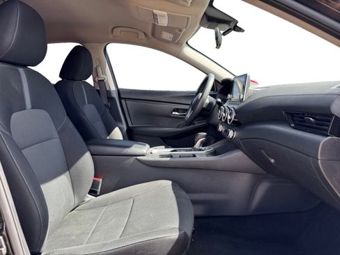 Used 2024 Nissan Sentra SV FWD image 17
