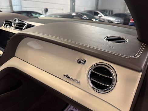 Used 2023 Bentley Bentayga Extended Wheelbase AWD/4WD image 38