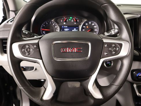 Used 2024 GMC Terrain SLE w/ Driver Convenience Package FWD image 3