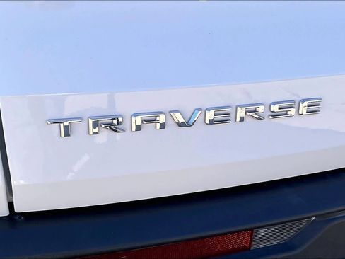 Certified 2025 Chevrolet Traverse LT image 10