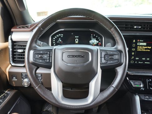 Used 2023 GMC Sierra 1500 Denali w/ Denali Reserve Package AWD/4WD image 17