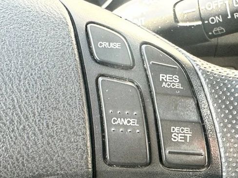 Used 2011 Honda CR-V LX image 8