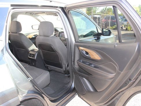 Used 2020 GMC Terrain SLE w/ Driver Convenience Package AWD/4WD image 17