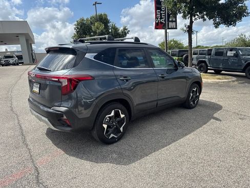 Used 2026 Kia Seltos EX FWD image 21