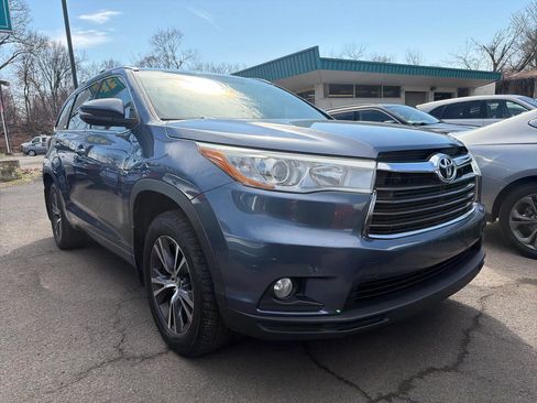 Used 2016 Toyota Highlander XLE image 3