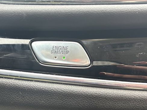 Used 2023 Buick Enclave Avenir image 29