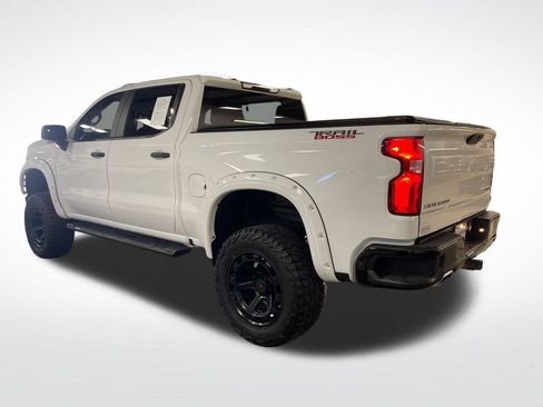 Used 2019 Chevrolet Silverado 1500 Custom Trail Boss w/ Custom Convenience Package AWD/4WD image 3