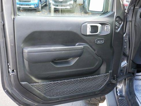 Used 2022 Jeep Gladiator Sport image 13