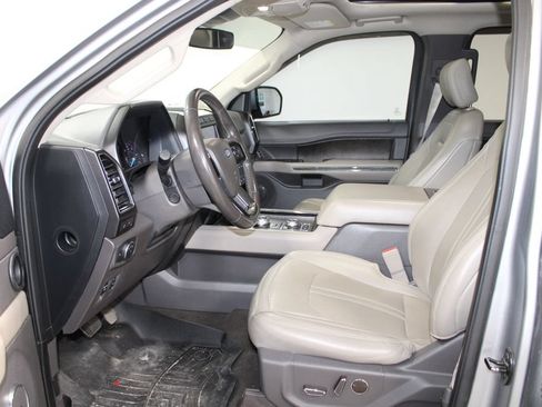 Used 2020 Ford Expedition Limited w/ Equipment Group 302A AWD/4WD image 18