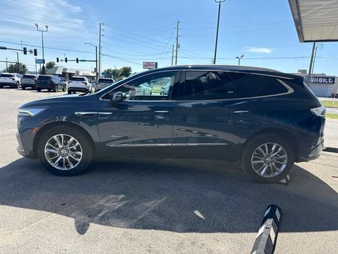 Used 2023 Buick Enclave Avenir w/ Avenir Technology Package AWD/4WD image 3