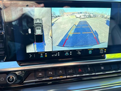 Used 2023 Chevrolet Silverado 1500 High Country w/ Technology Package image 17