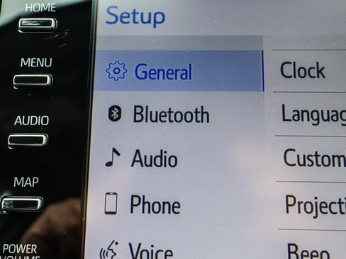 Used 2023 Toyota Camry SE image 9