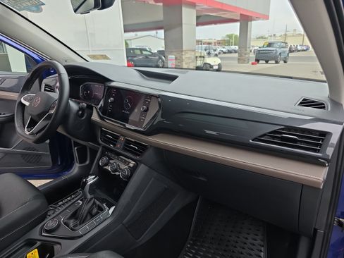 Used 2024 Volkswagen Taos SEL AWD/4WD image 16