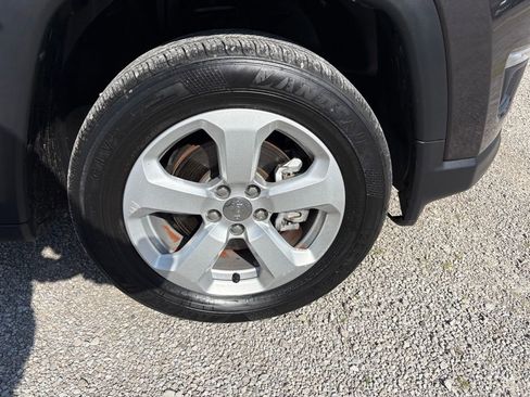 Used 2018 Jeep Compass Latitude w/ Popular Equipment Group AWD/4WD image 19