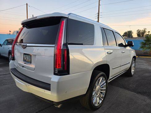 Used 2017 Cadillac Escalade Platinum image 3