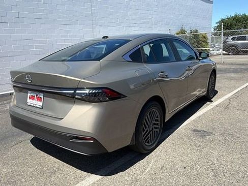 New 2026 Nissan Sentra SV FWD image 4