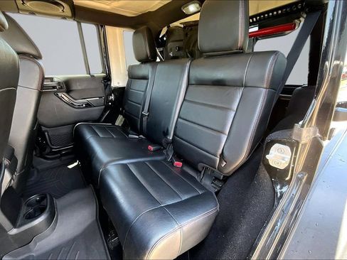 Used 2012 Jeep Wrangler Unlimited Sahara AWD/4WD image 21