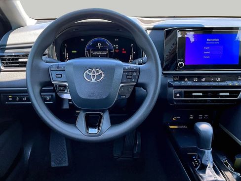 Used 2025 Toyota Camry LE FWD image 6
