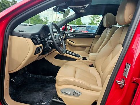 Used 2022 Porsche Macan AWD/4WD image 17