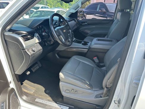 Used 2015 Chevrolet Suburban LT RWD image 15