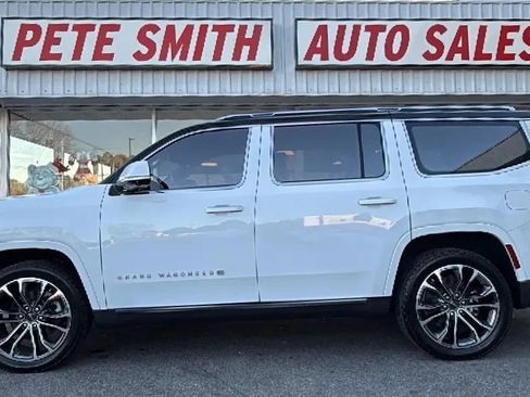 Used 2022 Jeep Grand Wagoneer Series III image 4