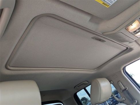 Used 2014 Nissan Frontier SL w/ SL Moonroof Package image 11