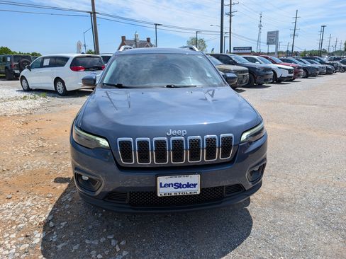 Used 2019 Jeep Cherokee Latitude Plus w/ Comfort/Convenience Group AWD/4WD image 8