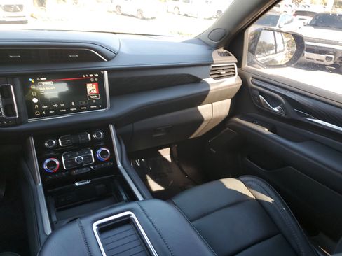 Used 2022 GMC Yukon Denali image 14