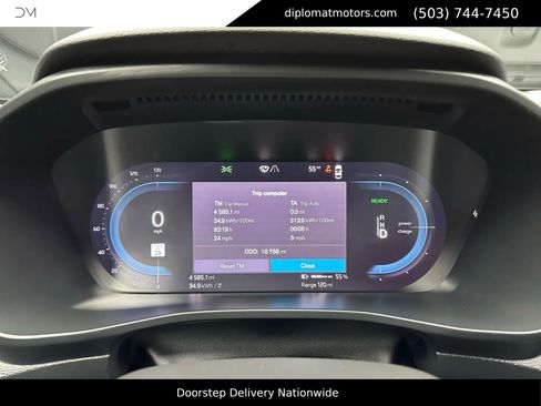 Used 2023 Volvo XC40 Recharge Core image 32