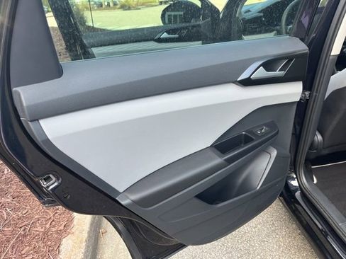 Used 2023 Volkswagen Taos S image 11