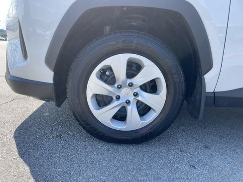 Certified 2024 Toyota RAV4 LE AWD/4WD image 9