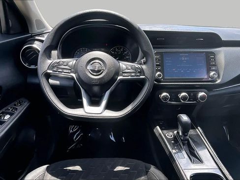 Used 2023 Nissan Kicks SV FWD image 6