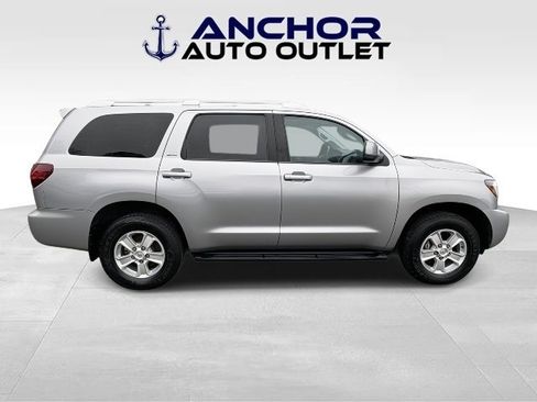 Used 2019 Toyota Sequoia SR5 image 9
