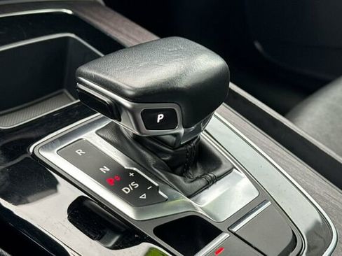 Used 2021 Audi Q5 2.0T Premium w/ Convenience Package image 18