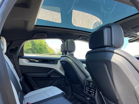 Certified 2024 Porsche Cayenne S AWD/4WD image 21