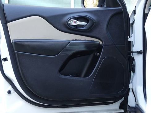 Used 2015 Jeep Cherokee Latitude image 36