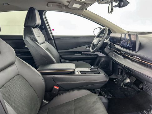 Certified 2025 Nissan Ariya AWD image 17