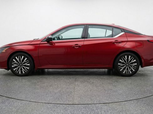 Used 2025 Nissan Altima 2.5 SV image 5