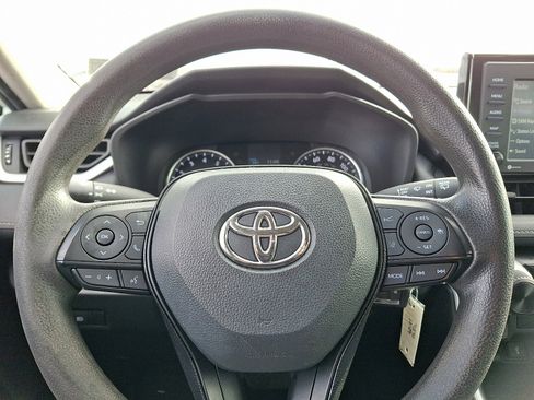 Used 2021 Toyota RAV4 LE image 18