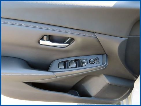 Used 2021 Nissan Sentra SV FWD image 12