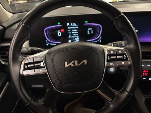 Used 2023 Kia Telluride LX image 12