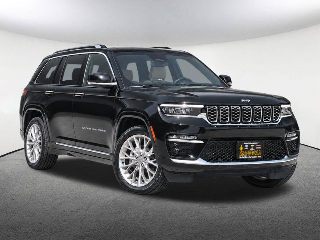Used 2025 Jeep Grand Cherokee Summit AWD/4WD image 2