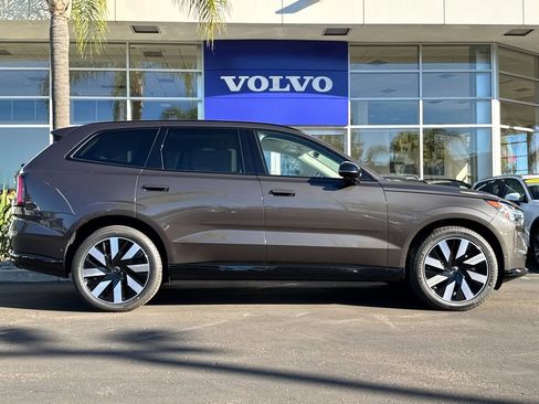 New 2025 Volvo EX90 Plus w/ Protection Package Premier image 6