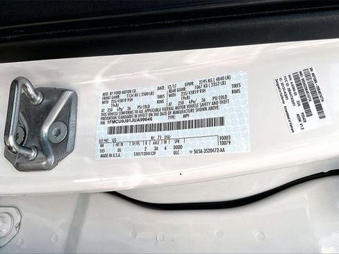 Used 2018 Ford Escape Titanium w/ Ford Safe & Smart Package image 35