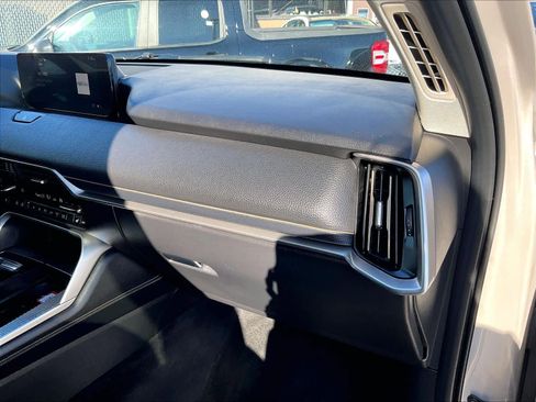 Used 2024 MAZDA CX-90 3.3 Turbo w/ Preferred Plus image 13