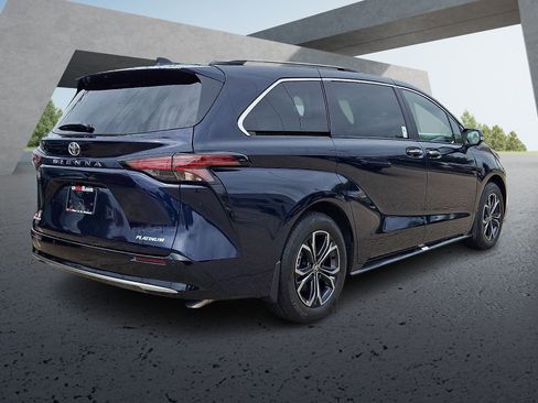 Certified 2026 Toyota Sienna Platinum AWD/4WD image 6