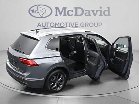 Used 2023 Volkswagen Tiguan SE FWD image 45