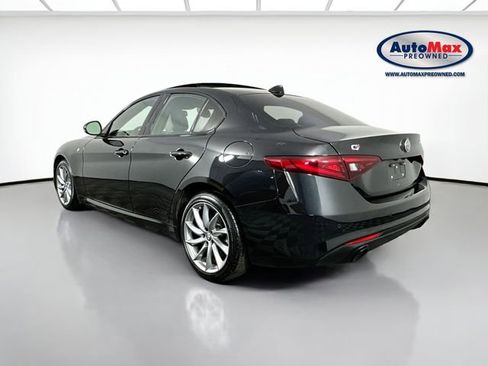 Used 2022 Alfa Romeo Giulia Ti image 6