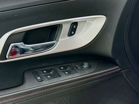 Used 2015 Chevrolet Equinox LT w/ Driver Convenience Package image 18